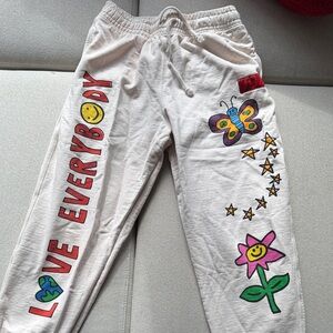 Chnge woman’s sweatpants